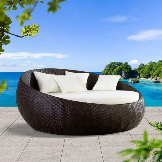 Outdoor Double Seater Rattan Canopy Daybed — 2-Person Garden Daybed